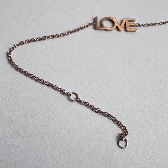 ✨Stunning Rare Maya Brenner Delicate Gold Tone LOVE Bracelet✨ - Picture 8 of 16